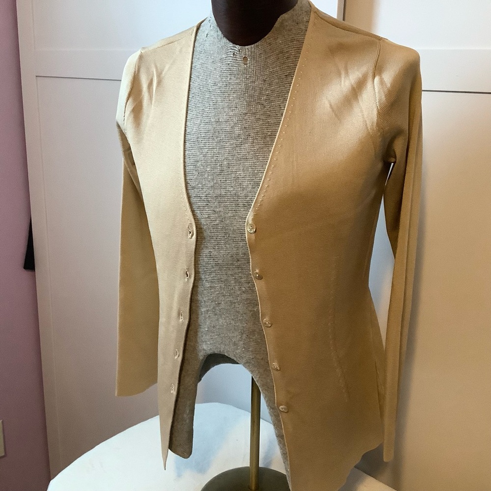 Dana Buchman sweater 100% silk cream color
